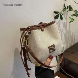 Cheap Wholesale Limited Clearance 50% Discount Handbag Niche Dign Splicing Fashionable Shoulder Bag for Womens New Minimalist Crossbody Bucket