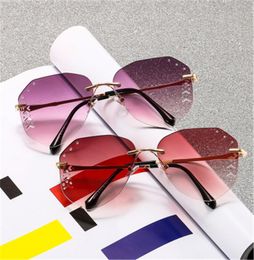 Sunglasses New Women039s Shades Rimless Cutting Edge Fashion Diamond Inlaid Marine Film Sunglasses Trend Protective Glasses Who7058855