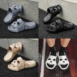 Summer Men's and Women's Slippers Solid Colour Skull Head Flat Heel Sandals Polyn Designer High Quality Fashion Slippers Waterproof Beach Sports Slippers GAI