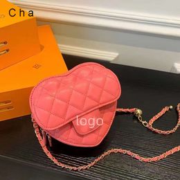 Top Designer Premium Casual Portable Shoulder Bag Instagram Xiaoxiangfeng Trendy and Mini Heart-shaped Childrens Womens Cross Body Accsory Lipstick Bag