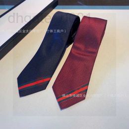 Neck Ties Designer New Business Mulberry Silk Little Bee Tie Men's Jacquard Striped Silk Tie 6EO4