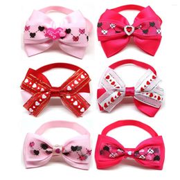 Dog Apparel 100pcs Pink Girls Pet Bowties Valentine's Day Grooming Accessories Love Heart Bow Ties Supplies