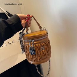 Cross-border Wholesale Fashion Brand Handbags Netizen Small Group Handheld Bag New Folded Womens Popular Versatile Chain Crossbody Super Fire Bucket