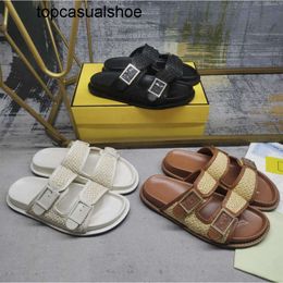 Fendig f Latest Pattern Shoes Women Slippers Fend Genuine Leather Pp Straw Slides Sandal Two Buckle Straps Beach Pool Slides Designers Flat UH9