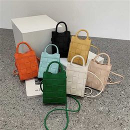 Chic Shoulder Bags Woven Mobile Phone Bag For Women Spring/summer Portable Small Square Bag Personalized Single Shoulder Crossbody Bags 240311