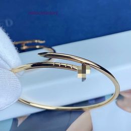 Original 1to1 Cartres Bracelet V Gold High Edition Classic Fine Nail Smooth Hollow Tube CNC Advanced Precision Plated with 18K