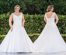 2020 New Plus Size A Line Lace Wedding Dresses V Neck New Elegant Long Princess Bridal Gowns Appliques High Quality Bandage Stunni7492951