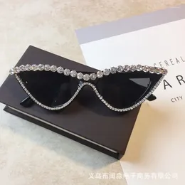 Sunglasses Women's Sun Protection Uv Fashion Retro Diamonds Triangle Street Shoot Catwalk Stylish Glasses