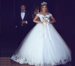 Off Shoulder Ball Gown Wedding Dresses Lace Appliques Arabic Dubai Bridal Gowns White Tulle Country Vestido De Novia5005589