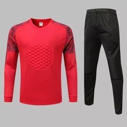 Men Goalkeeper Set Uniforms Football Jerseys Shirts Soccer Training Pants Shorts Clothing Suit Sponge Chest Hip Elbow Protector 240306