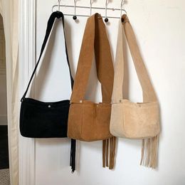 Evening Bags Autumn And Winter Vintage Tassel Commuter Handbag Large Capacity Casual Shoulder Bag Wide Strap Plush Crossbody