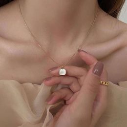 New Women's Design Light Niche Square Drip Oil Necklace