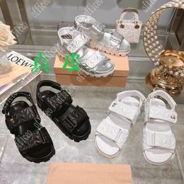 24S-Designer gehen durch die Show Maillard farblich passende flache Schuhe Diamantkaro Second Kill Market Frühlings- und Sommerserie Damensandalen mit dicken Sohlen Freizeitschuhe 35-39