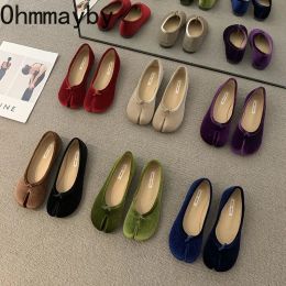 Flats Designer Velvet Women Split Toe Flats Shoes Fashion Shallow Slip On Ladies Street Flats Women's Comfort Street Style Shoes