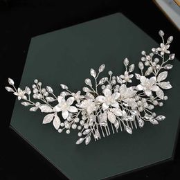 Tiaras Bridal Jewellery Silver Flower Hair Comb Pearl Ornaments Fashion Handmade Crystal Wedding Headdress Classic Bridesmaid Accessories Y240319