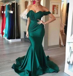 2020 Emerald Green Bridesmaid Dresses with Ruffles Mermaid Off Shoulder Cheap Wedding Gust Dress Junior Maid of Honour Gowns9943451
