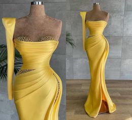 One Shoulder Yellow Evening Dresses Party Wear Satin Pearls High Side Split Mermaid Prom Dress Custom Made Women Formal Gowns CG005891673