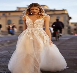 New Berta Bohemian Wedding Dresses V Neck Appliqued Sleeveless Lace Bridal Gown Backless Ruffle Sweep Train See Through Robes De M7860969