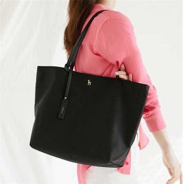 Hip Shoulder Bags Bag Womens Large Capacity designer handbags Commuter Fashion Versatile One Nylon Tote 240311