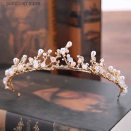 Tiaras Vintage Handmade Gold Crown Bridal Headdress Pearl Rhinestone Wedding Princess Crown Bridal Hair Accessories Jewelry Accessories Y240319