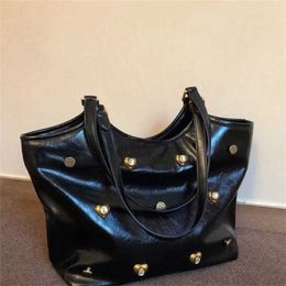 Chic Shoulder Bags Large Capacity Bag For Womens Versatile Western Style One Handbag Minimalist Elegance Commuting Designer Handbags Tote 240311