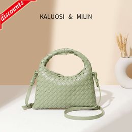 Store High Quality Design Bag New Fashionable Commuter Woven with Unique Crossbody Versatile and Elegant Handbag Autumn Winter Trendy Shoulder