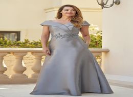 Generous Capped V Neck Silver Satin Mother of the Bride Dresses with Applique Zipper Back Wedding Party Evening Gowns7856909