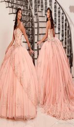 2020 Stunning Blush Pink Dresses Quinceanera Ball Gown Sweet 15 Dress Strapless Laceup 3D Floral Applique Lace Flowers Beaded Cry2845998