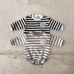 Rompers 2024 Spring Autumn Infant Striped Pocket Ribbed Long Sleeves Onesie Boy Girl Baby Casual Retro Cotton Bodysuit Born Clothes