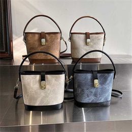 Hip Shoulder Bags Fashion Niche Designer Handbags Portable Bucket Bag For Womens Winter Colour Patchwork Casual Crossbody Tote 240311
