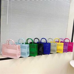 Top Shoulder Bags Basket Handheld Designer Handbags Jelly Tote Bag Large Capacity Shopping Storage Candy Colour Hollow Beach 240311