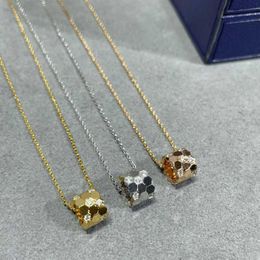 Honeycomb Necklace Womens Sterling Silver Light Luxury Small Crowd Plating 18K Rose Gold Small Man Waist High Grade Feeling Charm Clavicle Chain Honeycomb