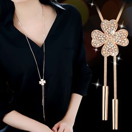 classic van clover necklace Sweater Chain Long Style 2024 New Korean Chain Clover Necklace Womens versatile autumn and winter minimalist pendant accessories