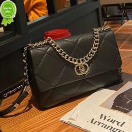 Source Factory High Quality Package 2024 New Chain Small Square Bag Fragrant Wind Lingge Cloud Hundred Paired Hand Carrying Cross Body Large Capacity