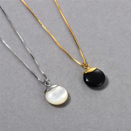 Simple and Niche Round Ball Black Agate White Shell Pendant with Copper Plated 18k Real Gold Lock Bone Chain European and American Style Fashionable Necklace