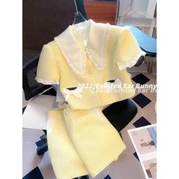 Crop Bow Design Sense Top Tweed Cardigan Yellow Doll Shirt Skirts Shorts Sets Sexy Two Piece Set Women Short Sleeve Coats 240311