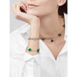 2024 Silver Four Leaf Clover Necklace Designer Smycken Set Pendant Halsband Van Armband Stud Earring Gold Mother of Pearl Green Flower Necklace Link Chain Womens Womens