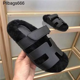 Designer Sandals Chypres Sandals Wool for Women 2024 Spring and Autumn New Lamb Hair Second Uncle Shoes Velcro Thick Soles One Line Outer Wearing Ugly 2ljp