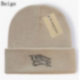 Designers hat Men and Women Same Colour Splice Fashion Beanie Cap Everyday Casual Versatile Eye catching Personality Colour Variety for Travel very nice O2