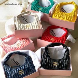 Cross-border Wholesale Fashion Brand Handbags Home Same Pleated Cloud Bag Fashion Rhombic Embroidery Dumpling Handbag One Shoulder Crossbody Hobo