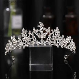 Tiaras Retro Baroque Queens headdress wedding diamond crown New Years dress hair dress brides headdress womens wedding hair dress Y240319