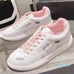 2024 Designer Luxury Women Shoes Low Top Sports Sneakers Sheepskin Embroidered Platform Sneaker