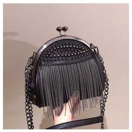 Chic Shoulder Bags Womens Tote Bag Designer Handbags With Diamond Rivet Tassel Party Evening Banquet Chain Single Crossbody Handheld Clip Shell 240311