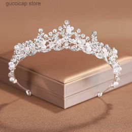 Tiaras Itacazzo Bride Wears Crown Classic Handmade Beaded Tiras Suitable for Womens Wedding and Birthday Parties Y240319