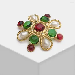 Brooches European And American Vintage Mediaeval Court Style Fashion Light Luxury Glass Pearl Flower Lady Brooch Accessories