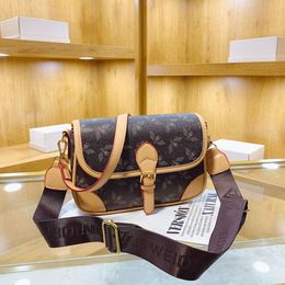 Shop Factory Wholesale Small Bag Womens 2024 New Edition Printed One Shoulder Crossbody Simple and Versatile Texture Fashionable Square