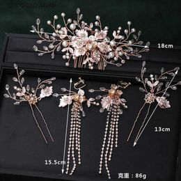 Tiaras Five-Piece Fashion Rose Gold Wedding Hair Comb Flower Tiara Handmade Pearl Headdress Prom Earrings Hair Clip Bridal Hair Jewelr Y240319