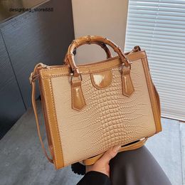 Cross-border Wholesale Fashion Brand Handbags New Tote Bag Womens Casual Large Capacity Crocodile Pattern Bamboo Handbag