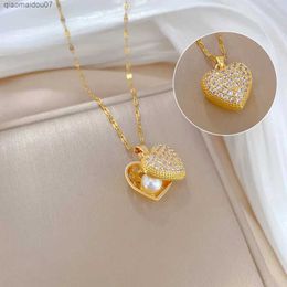 Pendant Necklaces Exquisite Micro-inlaid Heart Pearl Necklace Fashion and Cute Light and Luxurious Hollow Stainless Steel PendantL2403L2403