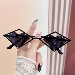 Sunglasses Heart Hip Hop Irregular Men's And Women's European American Small Crowd Cool Glasses UV400 Shades